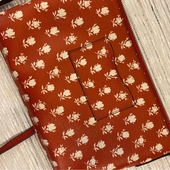 Coach cutie for sure! Great crossbody in bandlands floral. - Picture 10 of 10